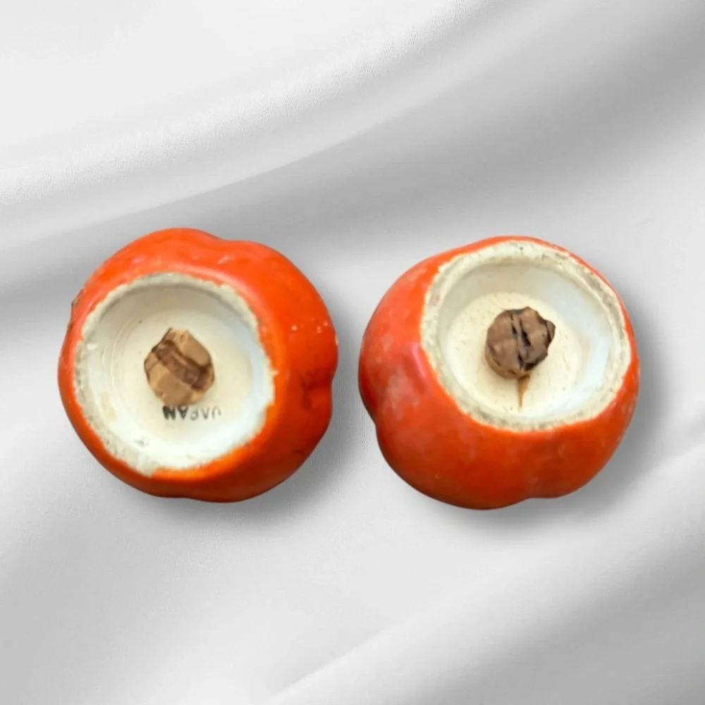 Vintage Salt & Pepper Shakers - Picture 4 of 5